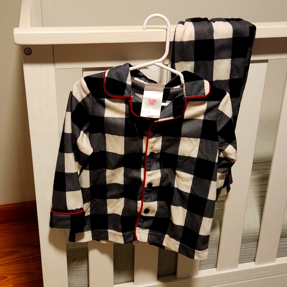 2T brand new never worn matching Family Christmas Pajamas Flannel